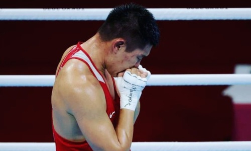 Чемпион мира из Казахстана проиграл узбекистанскому боксеру и остался без медали малого ЧМ-2023