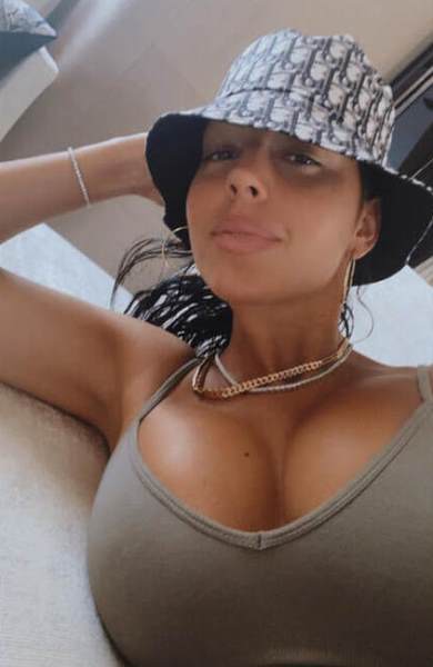 Грудь больше головы. Девушка Роналду удивила новым фото после ЧМ-2022