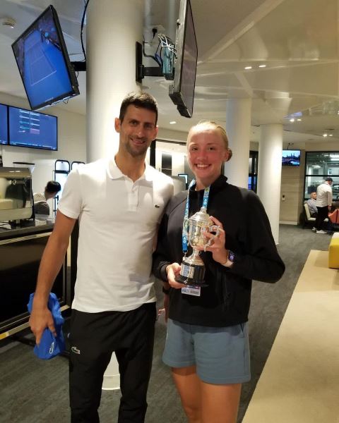 Чемпионка Australian Open-2023 сделала фото с Еленой Рыбакиной