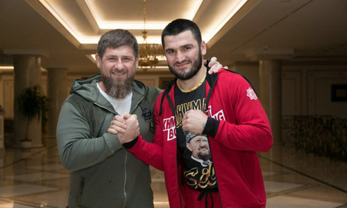 Отказавшийся от флага России боксер сделал признание о дорогих подарках Рамзана Кадырова