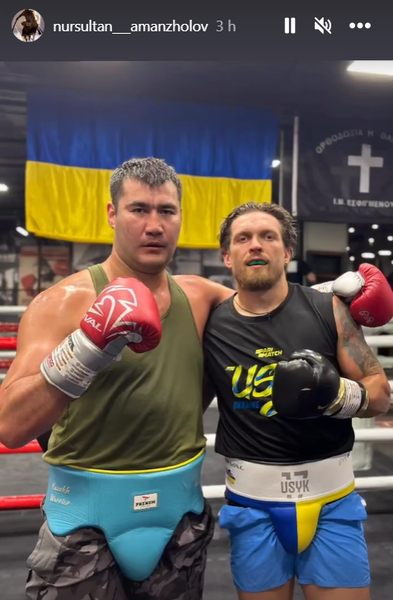 Спарринг-партнер Усика из Казахстана показал фото с украинцем на тренировке