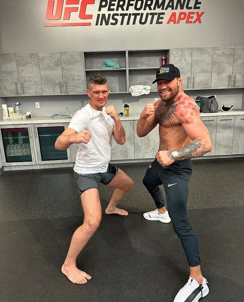 Конор Макгрегор показал фото актуальной формы