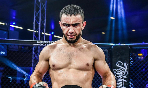 Таджикистанский боец подписал контракт с UFC