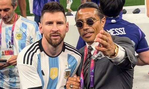 Скандальный шеф-повар финала ЧМ-2022 по футболу искусно приготовил казахстанскому бойцу UFC. Видео