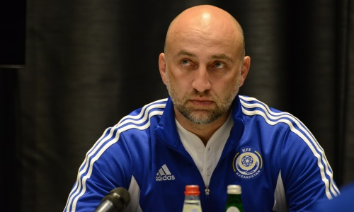 «Это все знают». Главный тренер сборной Казахстана по футболу рассказал о коррупции