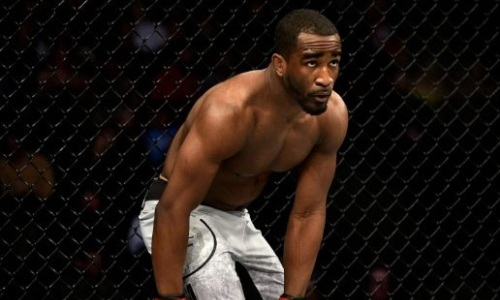 «Как из дробовика». Сопернику Шавката Рахмонова прочат большие проблемы