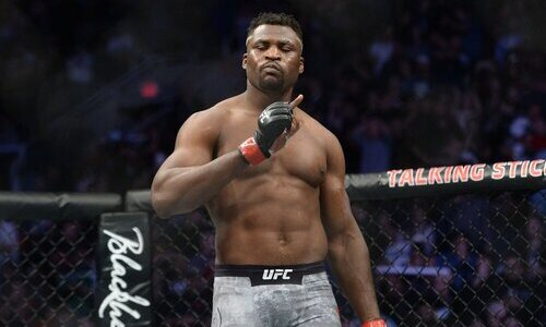Фрэнсис Нганну оценил шансы на возвращение в UFC