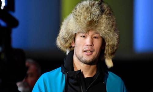 «Я проснулся от тонны гневных сообщений». Казахстанских фанатов Шавката Рахмонова назвали монголами