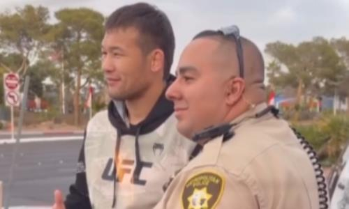 Шавката Рахмонова остановила полиция с неожиданным требованием после UFC 285. Видео
