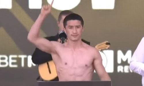 Раскрыта причина сенсационного поражения непобежденного казахского боксера из Узбекистана. Фото