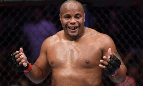 Легендарный боец не согласился с решением UFC по итогам турнира с участием Шавката Рахмонова