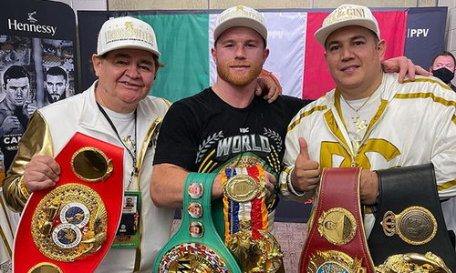 Наставники «Канело» преподали урок мастерства боксерам из Казахстана. Видео