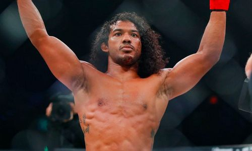 Легенда ММА завершил карьеру после поражения от Нурмагомедова