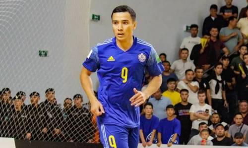 Акбаликов сыграл юбиленый матч за сборную Казахстана 