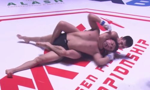 Казахстанские бойцы одержали четыре подряд победы в первом раунде. Видео