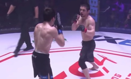 Казахстанский боец проиграл россиянину бой за титул