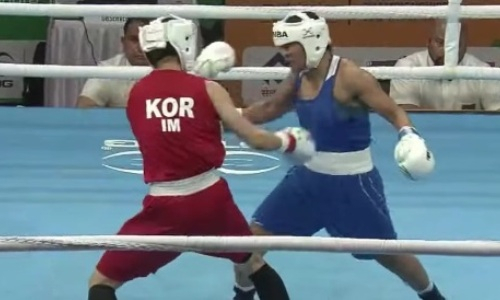 Видео первого боя трехкратной призерки чемпионата мира из Казахстана на ЧМ-2023 по боксу