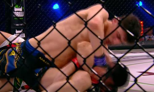 Казахстанский боец нокаутировал непобежденного соперника на турнире MMA. Видео