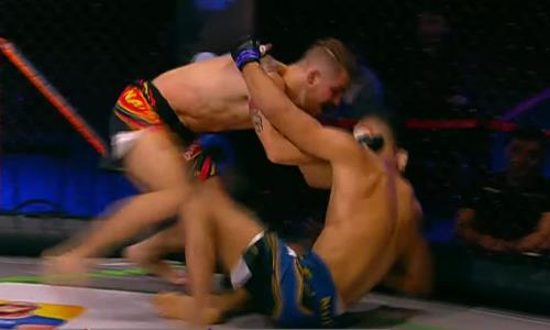 Узбекистанского «Льва» нокаутировали на турнире MMA в Алматы. Видео