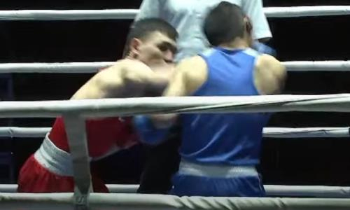 Казахстанский боксер нокаутировал соперника на его родине. Видео