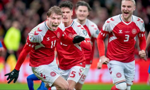 Новую звезду сборной Дании отправили в «Манчестер Юнайтед» перед матчем с Казахстаном