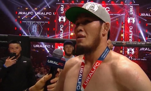 Боец из Казахстана после топовой победы бросил вызов уехавшему на войну файтеру