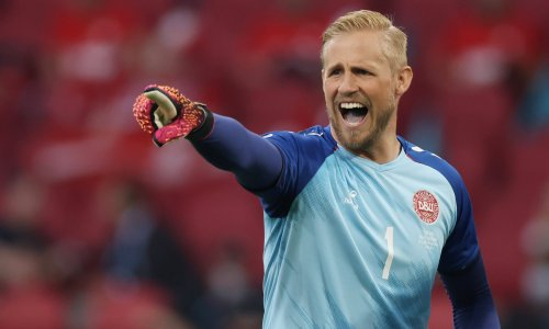 Вратарь сборной Дании взбесился после вопроса о матче с Казахстаном