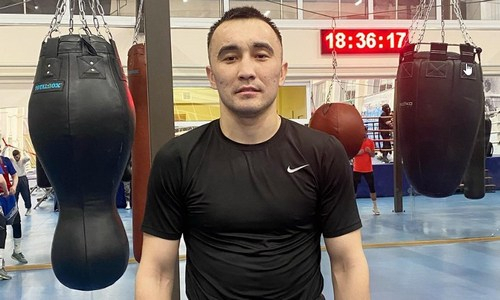 Казахстанский боксер возобновил тренировки после победы нокаутом. Видео