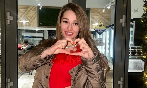 «Моя крошка». Самая сексуальная казахстанская боксерша похвасталась эффектным автомобилем. Фото