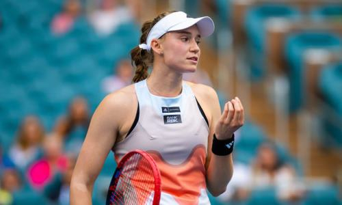 Чем занимается Елена Рыбакина во время паузы в полуфинале? Появились фото