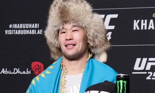 Обнародован полный гонорар Шавката Рахмонова за «бой года» в UFC