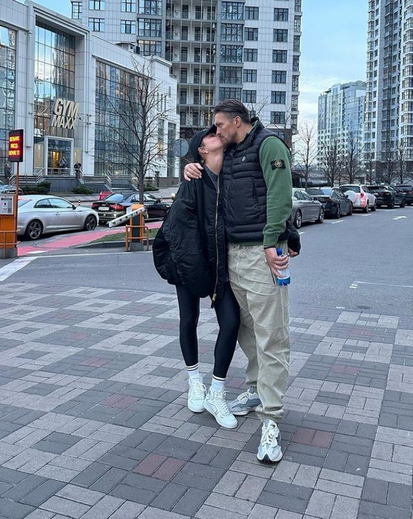 Александр Усик вернулся в Украину после срыва боя с Тайсоном Фьюри