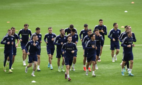 Фоторепортаж с тренировки сборной Казахстана перед матчем с Данией в отборе на Евро-2024 