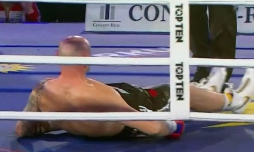 Видео зверского нокаута боксера из Казахстана в бою за титул