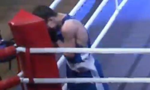 Узбекистанский боксер устроил истерику и отказался жать руку казахстанцу после тяжелого поражения. Видео