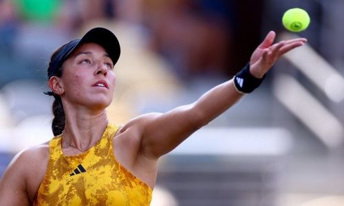 Третья ракетка мира сотворила фантастику после поражения от Рыбакиной. Видео