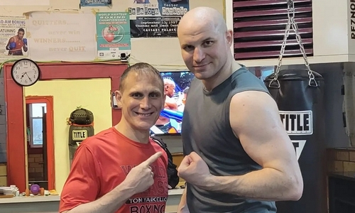 Казахстанский супертяж-нокаутер приступил к тренировкам в США. Видео