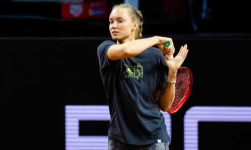 Елена Рыбакина сыграла с лучшей теннисисткой России