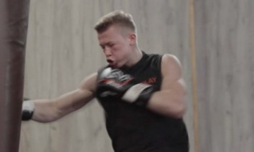 Казахстанский нокаутер «продублировал» Дмитрия Бивола на тренировке. Видео