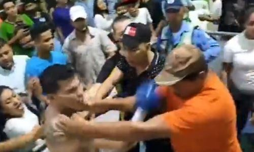 «Жертва» нокаута экс-чемпиона мира из Казахстана устроил дебош после боя. Видео