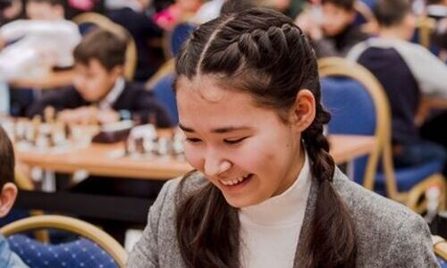 17-летняя казахстанка сенсационно выиграла у четырехкратной чемпионки мира по шахматам