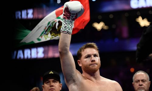 Официально объявлены бои казахстанских боксеров в андекарде «Канело»