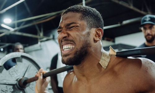 Энтони Джошуа передумал ждать до декабря и назвал имя соперника