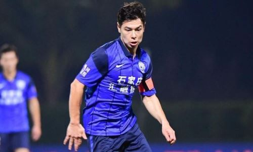 Экс-футболист сборной Казахстана провел второй матч в сезоне за китайский клуб