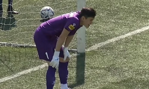 Футболист казахстанского клуба забил гол прямым ударом с углового. Видео