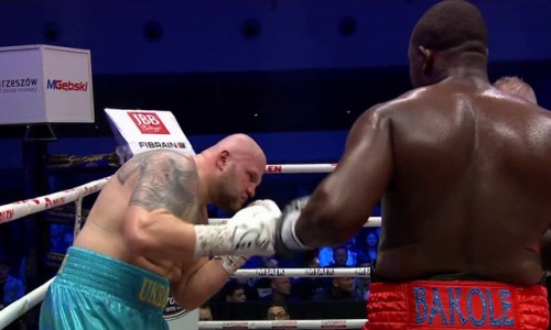 Украинский «Халк» брутальным нокаутом потерпел первое поражение в карьере. Видео