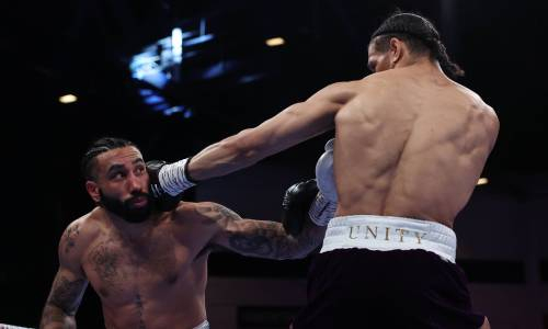 Чемпиона зверски нокаутировали в титульном бою. Видео