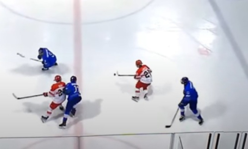 Казахстан шокировал на юношеском чемпионате мира по хоккею