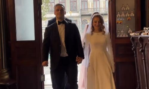 Появилось видео венчания Ильи Ильина с красавицей-женой