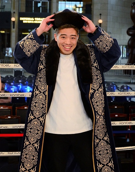 Экс-чемпион мира из Японии получил уникальный подарок от казахов. Фото